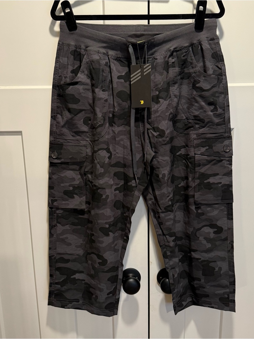 TBY Women’s Cargo Jogger Capris - Dark Gray Camo XL
